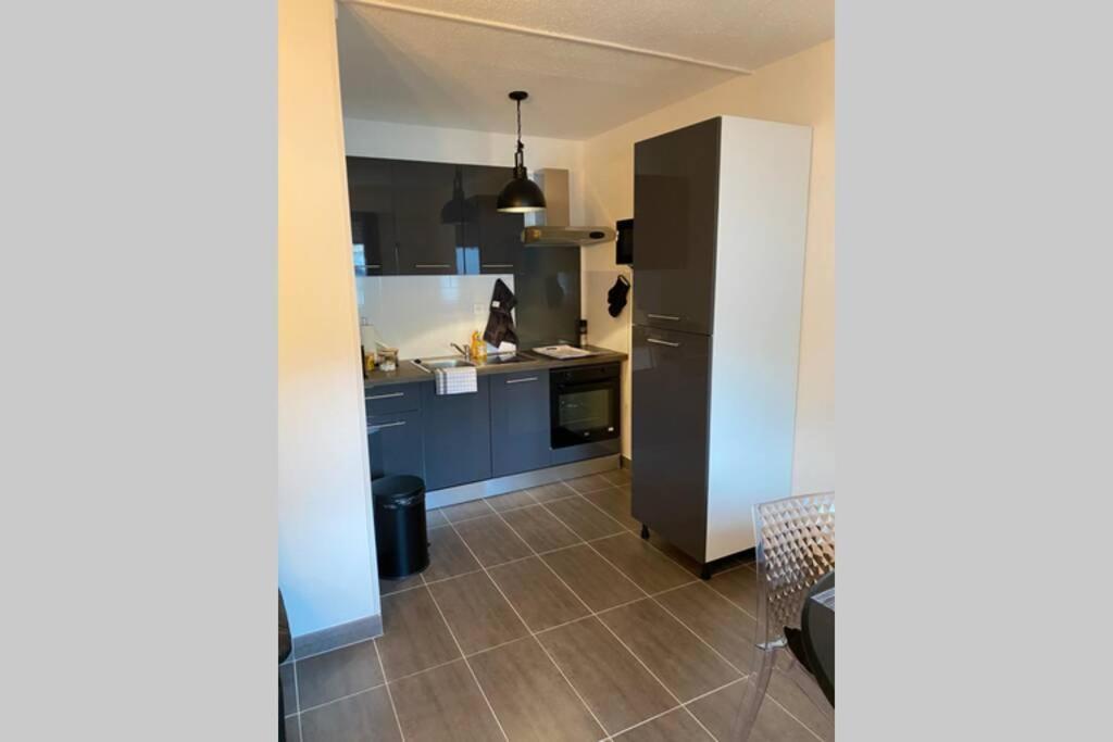 Le 12 Du Temple - Plein Coeur Centre Ville, Residence Privee, 5Mn Gare Sncf, Wifi Et Netflix Niort Exterior photo